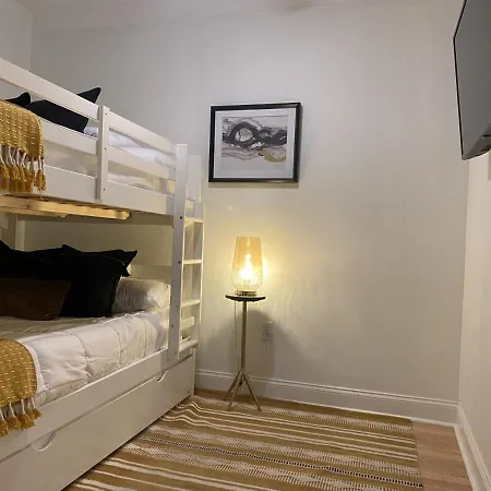 Music Holiday, On Music Row, Has Pool & Free Parking Holiday home Nashville