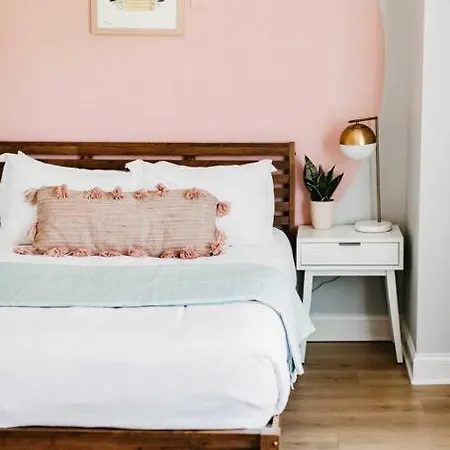 Designer~8 Mins 2 Broadway~balcony~sleeps 10~new Holiday home