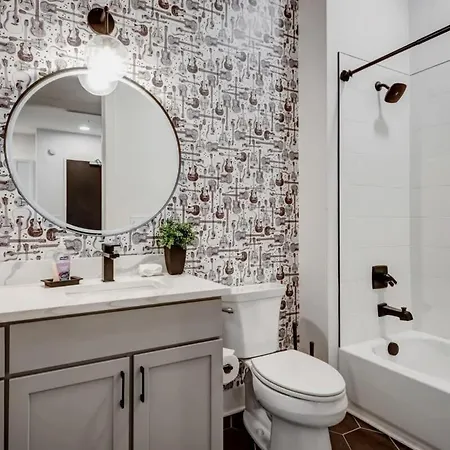 Holiday home Cozy E Nash By 5 Points - 1,2mi To Broadway *