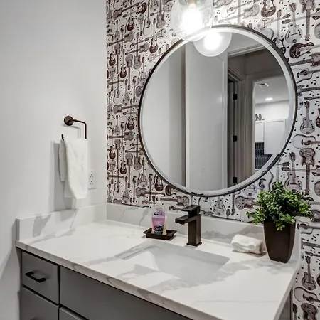 Cozy E Nash By 5 Points - 1,2mi To Broadway Holiday home Nashville