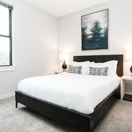 Cozysuites Two Charming Music Row *