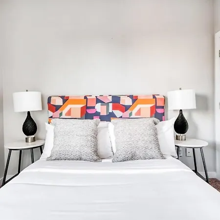 Two Cozysuites Stunning Music Row