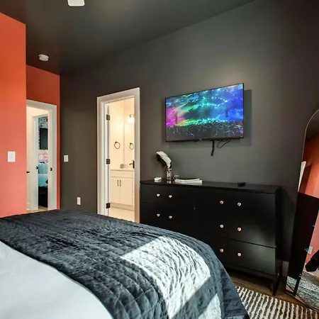 Rock N' Roll Huge Space & Games Holiday home *