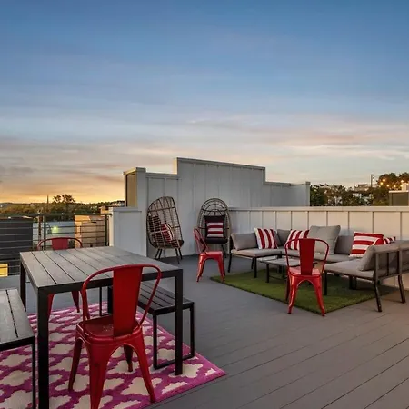 Holiday home Double Lux 26beds 2 Rooftop Views Free Parking