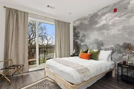 The Sobro - 6 Beds & 6 Blocks To Broadway Apartment *