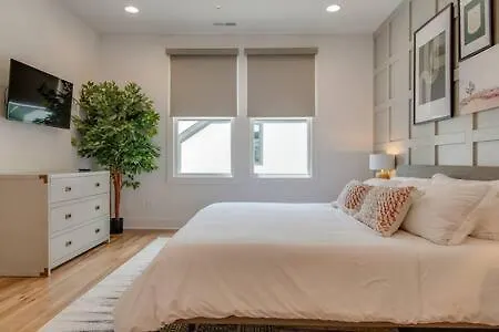 Holiday home Retreat Into Luxury In East Nashville's Twin Homes Nashville