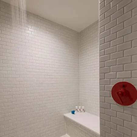 Virgin Hotel 4*
