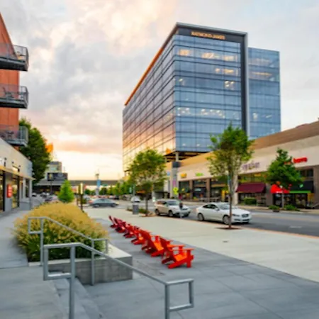 Music Holiday, On Music Row, Has Pool & Free Parking Holiday home Nashville