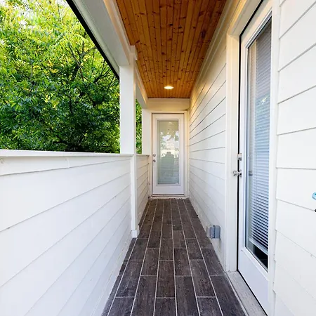Honkytonk 7 Bed - Mins To Dt Holiday home Nashville