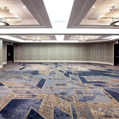 Doubletree By Hilton Downtown 4*