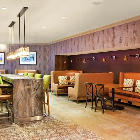 Doubletree By Hilton Downtown Hotel Nashville