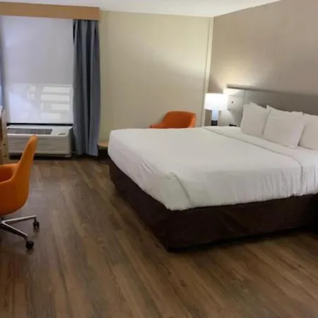 Hotel Comfort & Downtown - Stadium