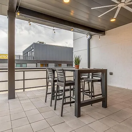 - 815 Main St Unit 203 Hotel