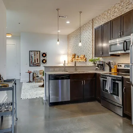 Lofts At 30th - Country Soul - Minutes To Broadway