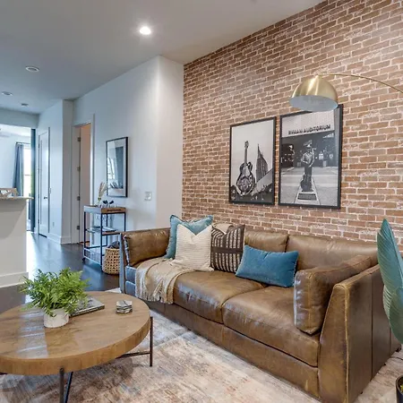 Holiday home Lofts At 30th - Urban - Minutes To Broadway *