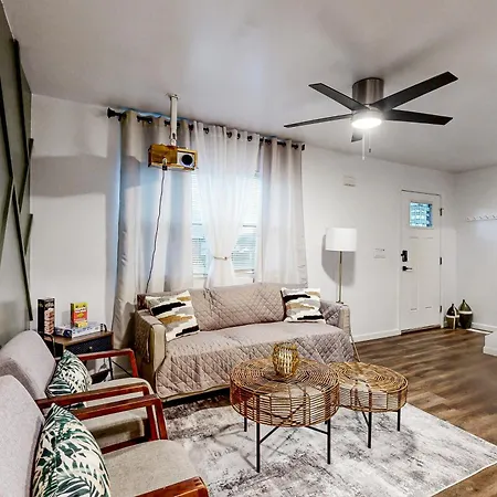 Minutes From Music City Holiday home *