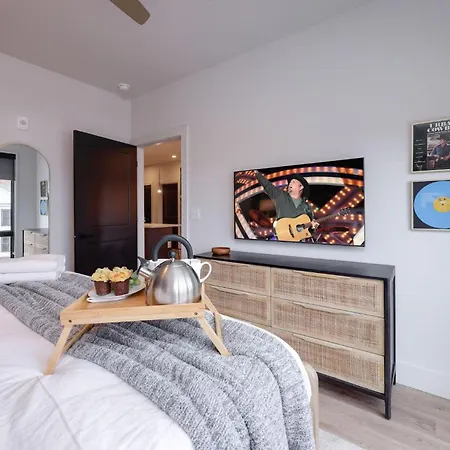 Urban Cowboy - Odyssey - The Heart Of Midtown *