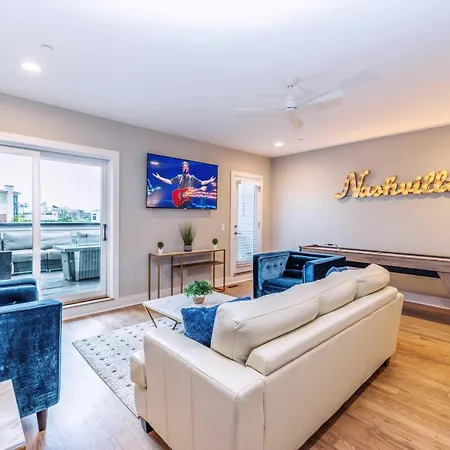 Double Treble - Sleeps 24 - 2 Townhomes Holiday home Nashville