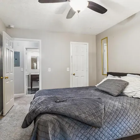 Cozy - Pets Welcome, Free Park Apartment Nashville