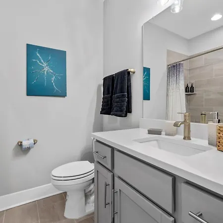 Rhythm & View - Large 4-bedroom Townhome With Private Garage & Dual Balconies Apartment *