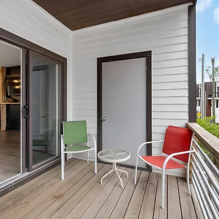 Rhythm & View - Large 4-bedroom Townhome With Private Garage & Dual Balconies