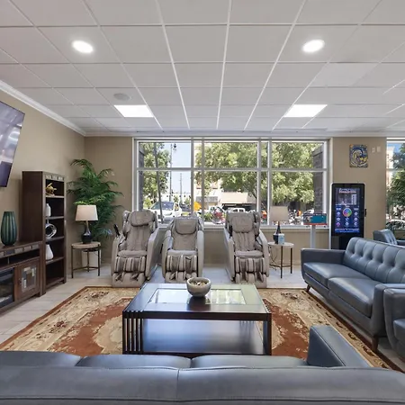 Comfort Downtown - Music Center 4*