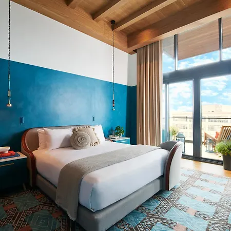 Virgin Hotel 4*