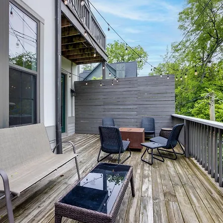 7 Minutes From Broadway, Entire Holiday home *