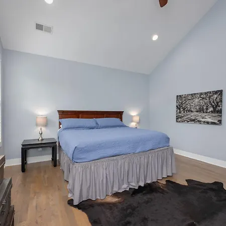 7 Minutes From Broadway, Entire Holiday home Nashville