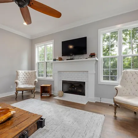 7 Minutes From Broadway, Entire