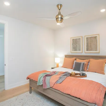 Holiday home Luxury 3-story East Nash Sfh *