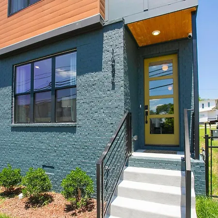 Luxury 3-story East Nash Sfh Holiday home *