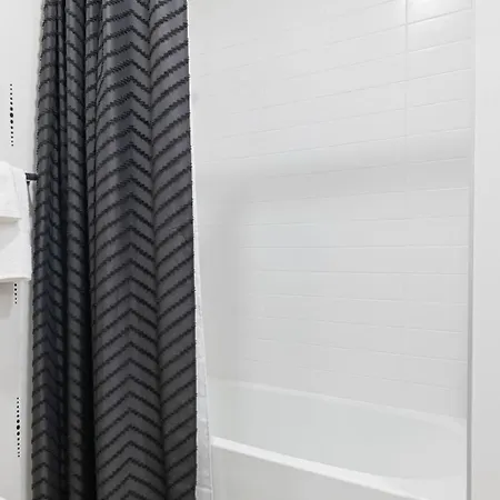 - 635 7th Ave S Unit 608 *