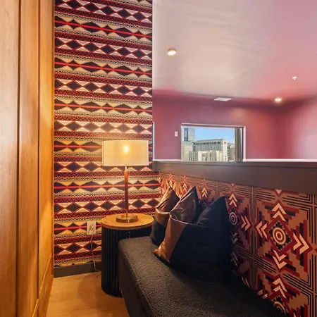 - 635 7th Ave S Unit 608