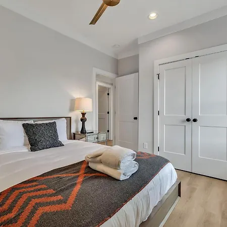 Holiday home Double Treble - 2 Townhomes - Private Rooftops