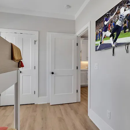 Double Treble - 2 Townhomes - Private Rooftops Holiday home Nashville