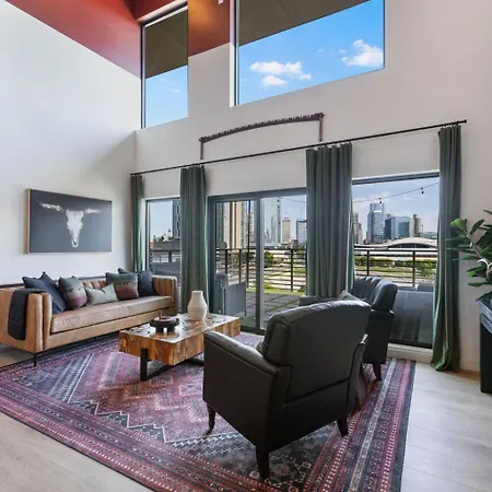 - 635 7th Ave S Unit 608