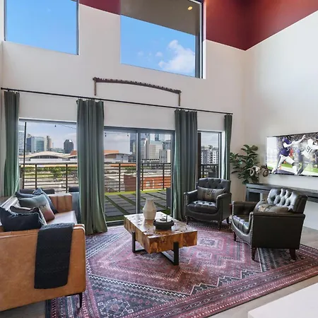 Holiday home - 635 7th Ave S Unit 608