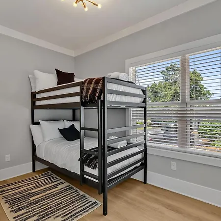 Holiday home Double Treble - 2 Townhomes - Private Rooftops Nashville