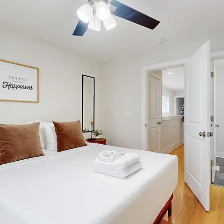 Watkins Park Getaway A & B Holiday home *