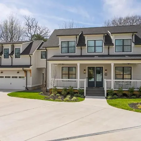 Holiday home Custom Office Game & Fire Pit Nashville