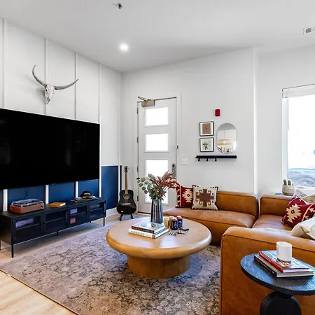Outrider Buyout - 2 Units - Dt Holiday home Nashville