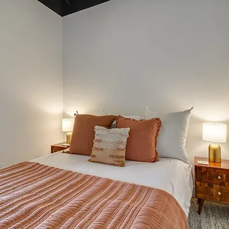 Apartment With 2 Queen Beds 7 Mins To Broadway *