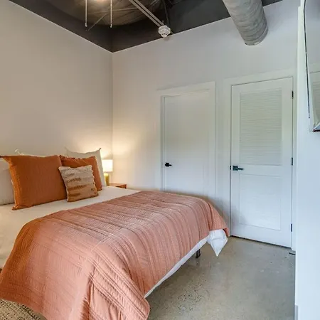 Apartment With 2 Queen Beds 7 Mins To Broadway *