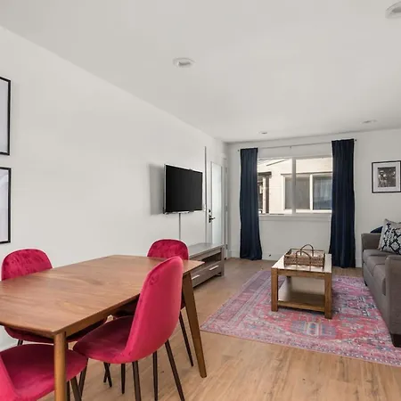 Apartment Charming Retreat Near Unit 8b Apts