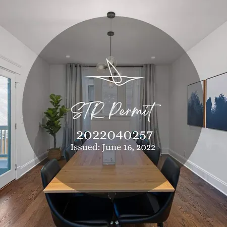 Two Decks To Enjoy Walk To 5 Points Faves Garage Close To Dining And Bars Board Games 10 Mins To Broadway 24 Hour Hospitality