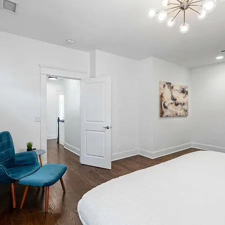 Holiday home Two Decks To Enjoy Walk To 5 Points Faves Garage Close To Dining And Bars Board Games 10 Mins To Broadway 24 Hour Hospitality Nashville