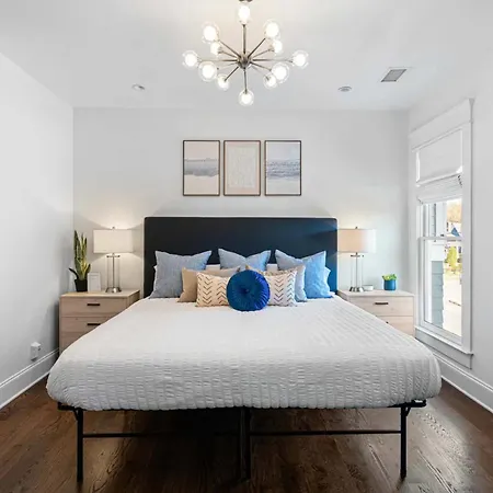 Two Decks To Enjoy Walk To 5 Points Faves Garage Close To Dining And Bars Board Games 10 Mins To Broadway 24 Hour Hospitality Holiday home Nashville