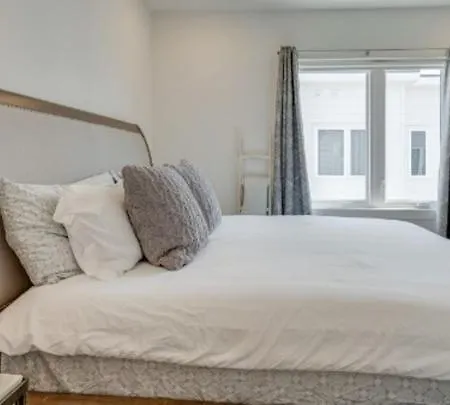 1050 East Trinity Lane, Unit 7 Hbr Apartment