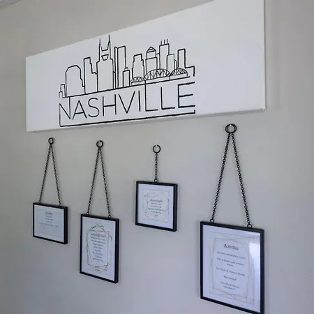 5 Min To Airport Pet Friendly Fire Pit Fenced Yard Nashville